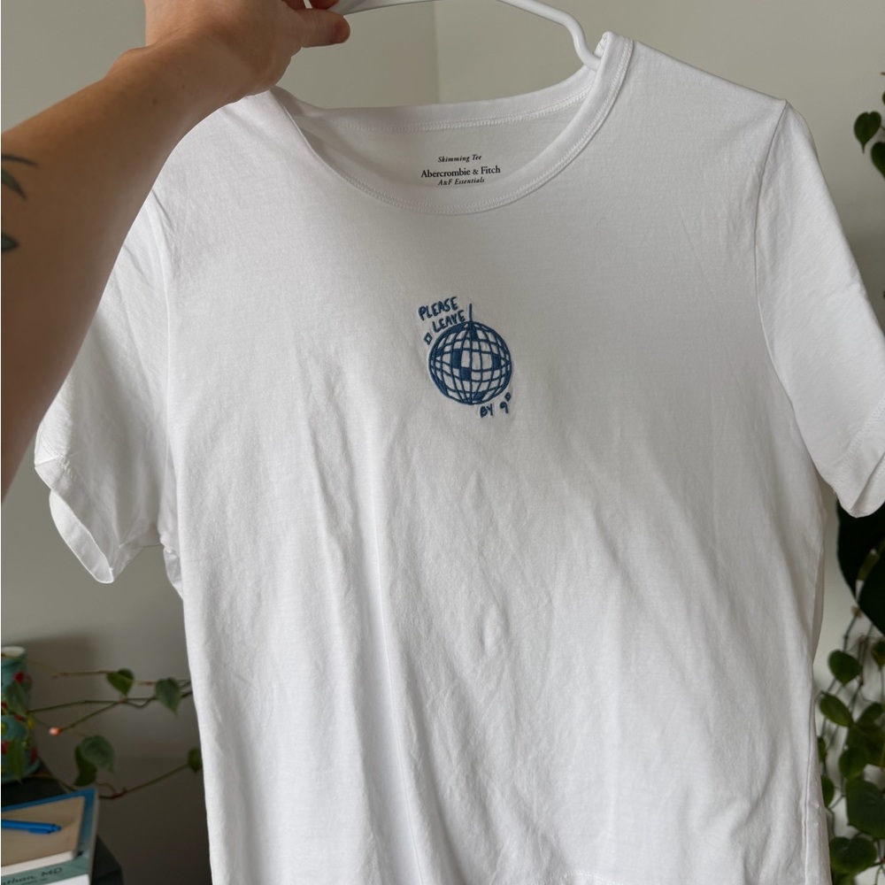 Abercrombie & Fitch White Tee with Blue Graphic